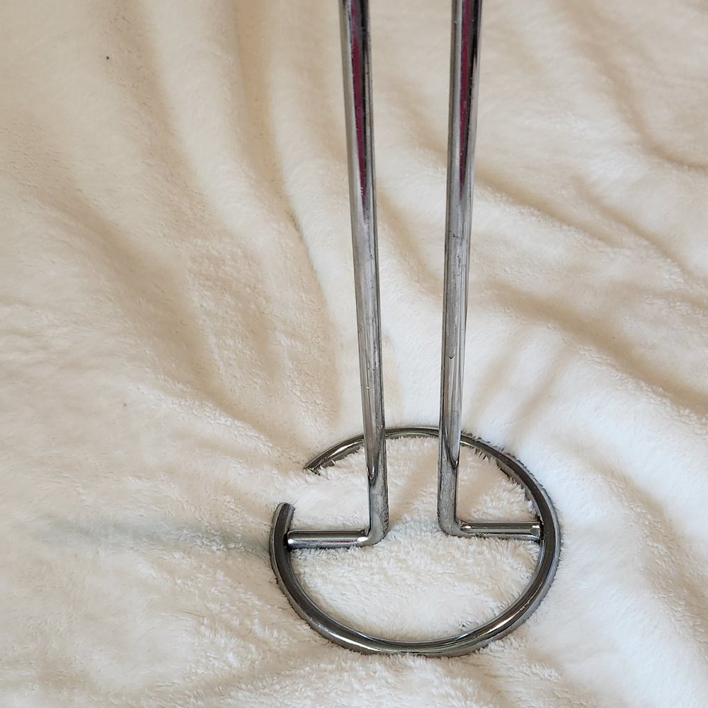 Paper towel holder